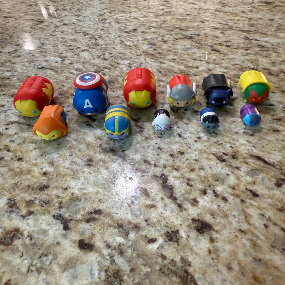 11 Tsum Tsum Disney Marvel Comic Book Hero Toy Figures